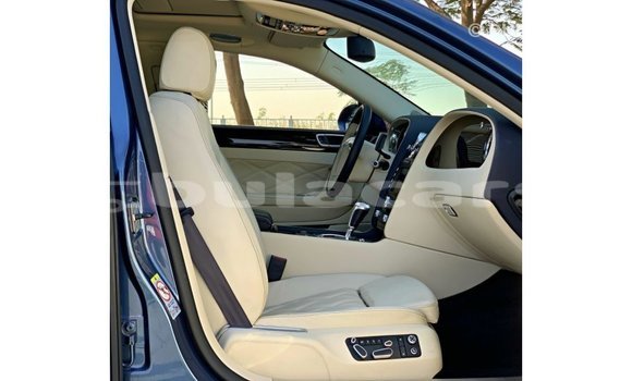 Acheter Import Voiture Bentley Continental Flying Spur Bleu à Import - Dubai, Central Acheter Import Voiture Bentley Continental Flying Spur Bleu à Import - Dubai, Central