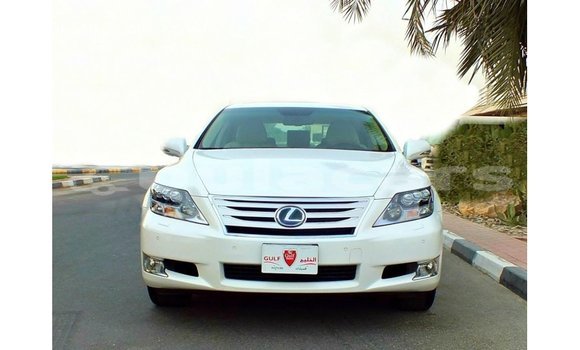 Acheter Import Voiture Lexus LS Blanc à Import - Dubai, Central Acheter Import Voiture Lexus LS Blanc à Import - Dubai, Central