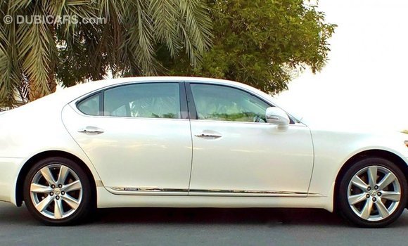 Acheter Import Voiture Lexus LS Blanc à Import - Dubai, Central Acheter Import Voiture Lexus LS Blanc à Import - Dubai, Central