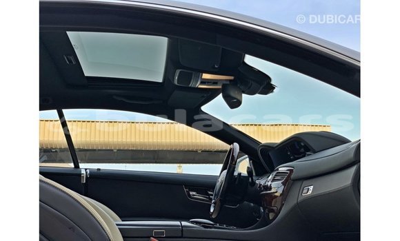 Acheter Import Voiture Mercedes-Benz 190 Blanc à Import - Dubai, Central Acheter Import Voiture Mercedes-Benz 190 Blanc à Import - Dubai, Central