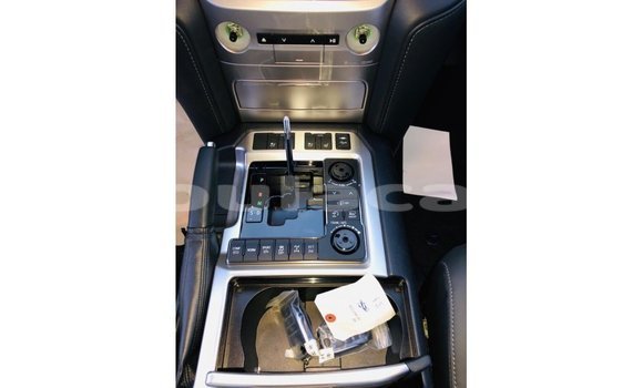 Acheter Import Voiture Toyota Land Cruiser Noir à Import - Dubai, Central Acheter Import Voiture Toyota Land Cruiser Noir à Import - Dubai, Central