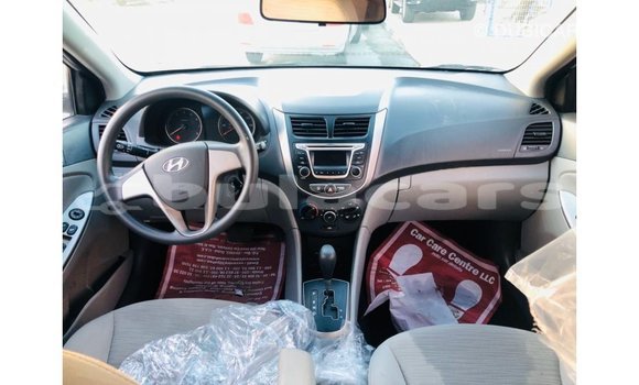 Acheter Import Voiture Hyundai Accent Gris à Import - Dubai, Central Acheter Import Voiture Hyundai Accent Gris à Import - Dubai, Central