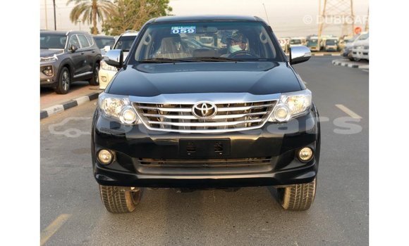 Acheter Import Voiture Toyota Fortuner Noir à Import - Dubai, Central Acheter Import Voiture Toyota Fortuner Noir à Import - Dubai, Central