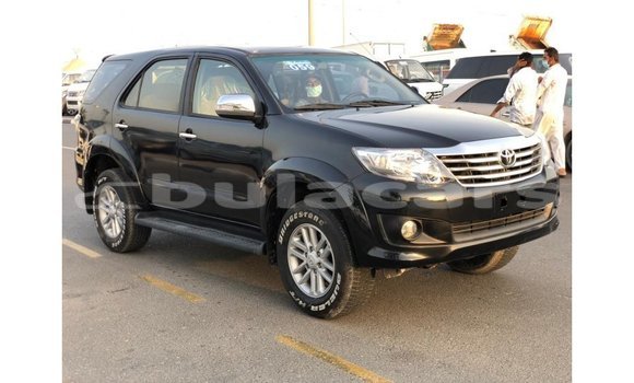 Acheter Import Voiture Toyota Fortuner Noir à Import - Dubai, Central Acheter Import Voiture Toyota Fortuner Noir à Import - Dubai, Central