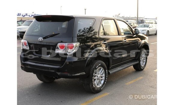Acheter Import Voiture Toyota Fortuner Noir à Import - Dubai, Central Acheter Import Voiture Toyota Fortuner Noir à Import - Dubai, Central
