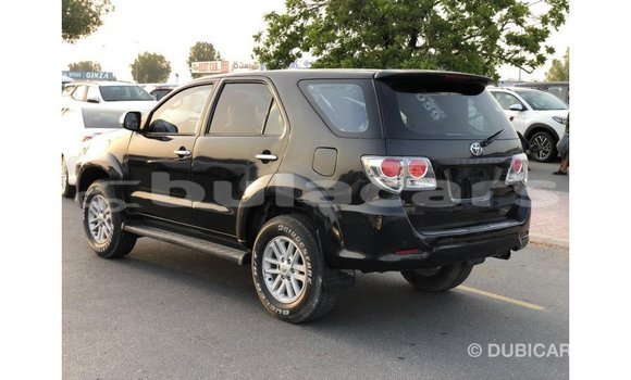 Acheter Import Voiture Toyota Fortuner Noir à Import - Dubai, Central Acheter Import Voiture Toyota Fortuner Noir à Import - Dubai, Central