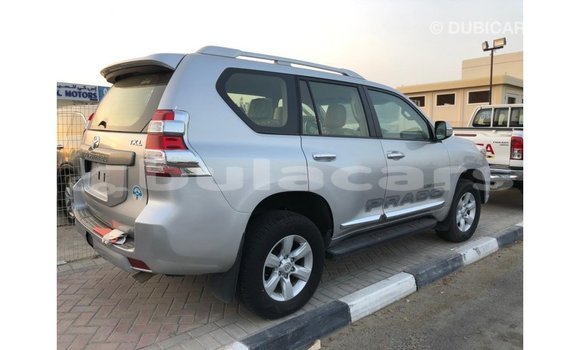 Acheter Import Voiture Toyota Prado Gris à Import - Dubai, Central Acheter Import Voiture Toyota Prado Gris à Import - Dubai, Central