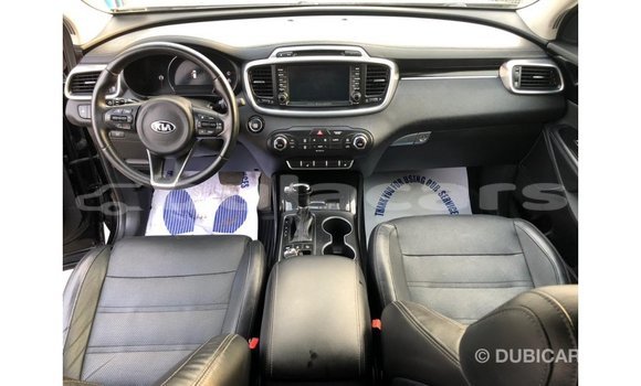 Acheter Import Voiture Kia Sorento Noir à Import - Dubai, Central Acheter Import Voiture Kia Sorento Noir à Import - Dubai, Central