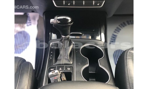 Acheter Import Voiture Kia Sorento Noir à Import - Dubai, Central Acheter Import Voiture Kia Sorento Noir à Import - Dubai, Central