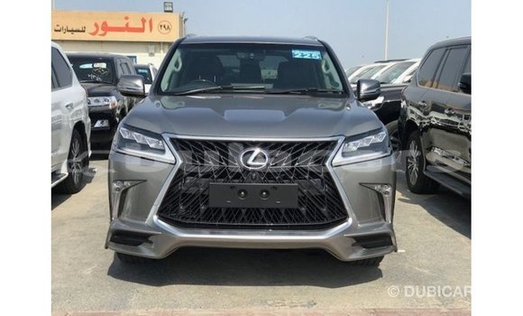 Acheter Import Voiture Lexus LX Gris à Import - Dubai, Central Acheter Import Voiture Lexus LX Gris à Import - Dubai, Central