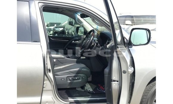 Acheter Import Voiture Lexus LX Gris à Import - Dubai, Central Acheter Import Voiture Lexus LX Gris à Import - Dubai, Central