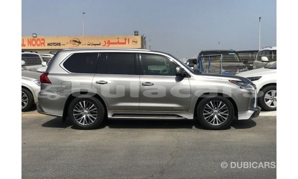 Acheter Import Voiture Lexus LX Gris à Import - Dubai, Central Acheter Import Voiture Lexus LX Gris à Import - Dubai, Central
