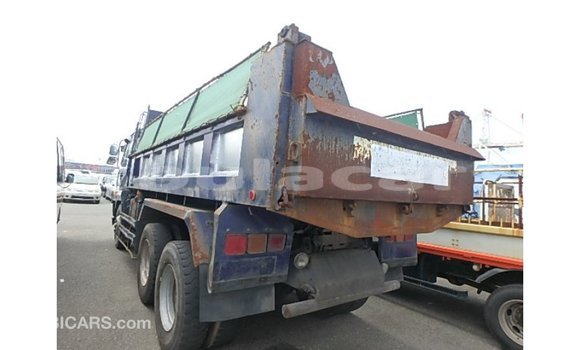 Acheter Import Voiture Nissan 350Z Bleu à Import - Dubai, Central Acheter Import Voiture Nissan 350Z Bleu à Import - Dubai, Central