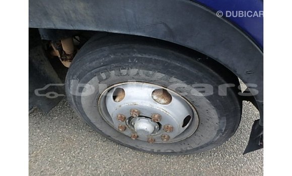 Acheter Import Voiture Nissan 350Z Bleu à Import - Dubai, Central Acheter Import Voiture Nissan 350Z Bleu à Import - Dubai, Central