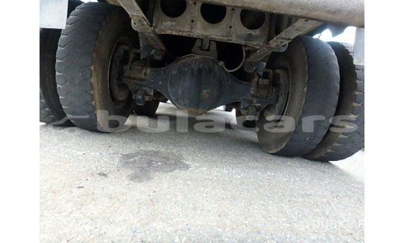 Acheter Import Voiture Nissan 350Z Bleu à Import - Dubai, Central Acheter Import Voiture Nissan 350Z Bleu à Import - Dubai, Central