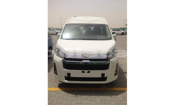 Acheter Import Voiture Toyota Hiace Blanc à Import - Dubai, Central Acheter Import Voiture Toyota Hiace Blanc à Import - Dubai, Central
