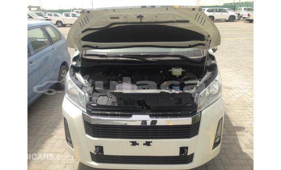 Acheter Import Voiture Toyota Hiace Blanc à Import - Dubai, Central Acheter Import Voiture Toyota Hiace Blanc à Import - Dubai, Central