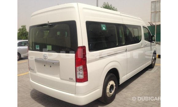 Acheter Import Voiture Toyota Hiace Blanc à Import - Dubai, Central Acheter Import Voiture Toyota Hiace Blanc à Import - Dubai, Central