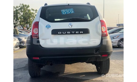 Acheter Import Voiture Renault Duster Blanc à Import - Dubai, Central Acheter Import Voiture Renault Duster Blanc à Import - Dubai, Central