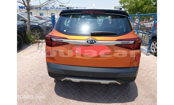 Buy Import Kia Carens Other Car in Import - Dubai in Central Buy Import Kia Carens Other Car in Import - Dubai in Central