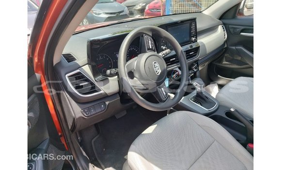 Buy Import Kia Carens Other Car in Import - Dubai in Central Buy Import Kia Carens Other Car in Import - Dubai in Central