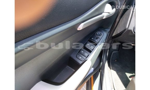 Buy Import Kia Carens Other Car in Import - Dubai in Central Buy Import Kia Carens Other Car in Import - Dubai in Central