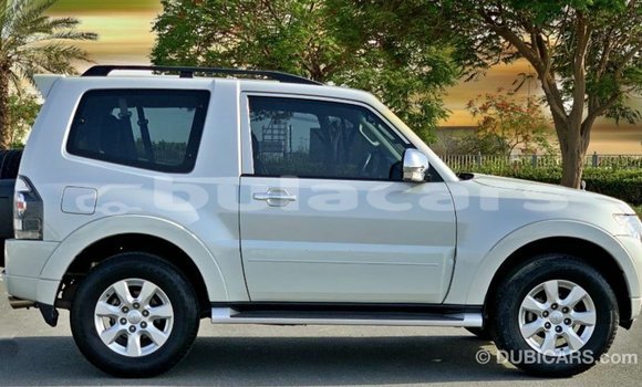 Buy Import Mitsubishi Pajero White Car in Import - Dubai in Central Buy Import Mitsubishi Pajero White Car in Import - Dubai in Central