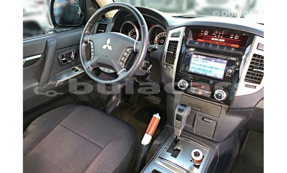 Buy Import Mitsubishi Pajero White Car in Import - Dubai in Central Buy Import Mitsubishi Pajero White Car in Import - Dubai in Central