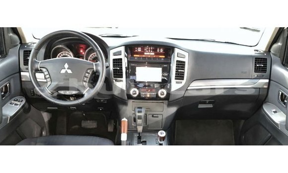 Buy Import Mitsubishi Pajero White Car in Import - Dubai in Central Buy Import Mitsubishi Pajero White Car in Import - Dubai in Central