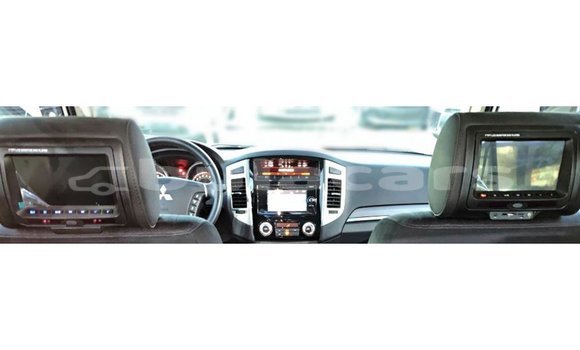 Buy Import Mitsubishi Pajero White Car in Import - Dubai in Central Buy Import Mitsubishi Pajero White Car in Import - Dubai in Central