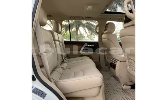 Buy Import Toyota Land Cruiser White Car in Import - Dubai in Central Buy Import Toyota Land Cruiser White Car in Import - Dubai in Central