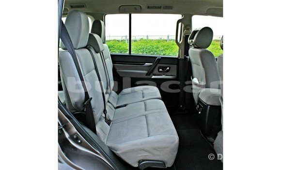Buy Import Mitsubishi Pajero Brown Car in Import - Dubai in Central Buy Import Mitsubishi Pajero Brown Car in Import - Dubai in Central