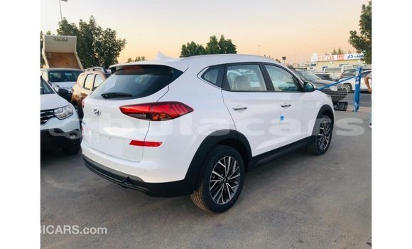 Buy Import Hyundai Tucson White Car in Import - Dubai in Central Buy Import Hyundai Tucson White Car in Import - Dubai in Central