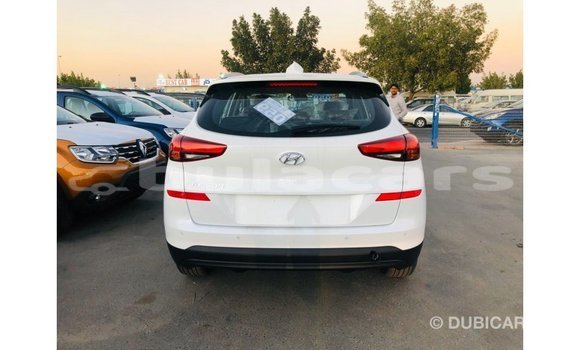 Buy Import Hyundai Tucson White Car in Import - Dubai in Central Buy Import Hyundai Tucson White Car in Import - Dubai in Central