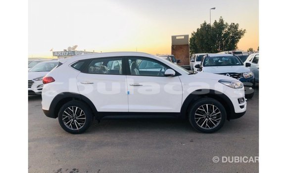 Buy Import Hyundai Tucson White Car in Import - Dubai in Central Buy Import Hyundai Tucson White Car in Import - Dubai in Central