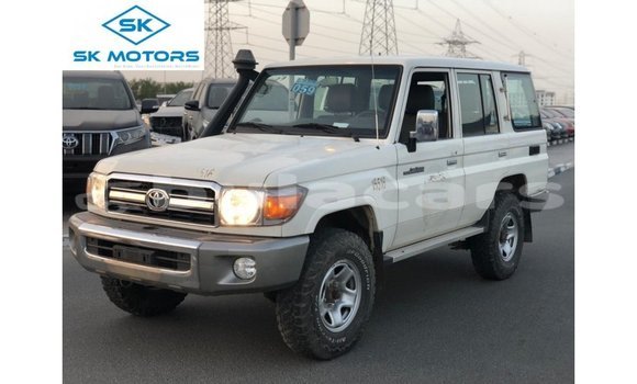 Buy Import Toyota Land Cruiser White Car in Import - Dubai in Central Buy Import Toyota Land Cruiser White Car in Import - Dubai in Central