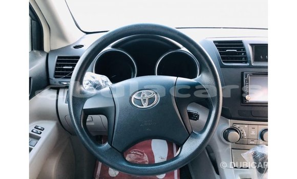 Buy Import Toyota Highlander Grey Car in Import - Dubai in Central Buy Import Toyota Highlander Grey Car in Import - Dubai in Central
