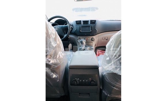 Buy Import Toyota Highlander Grey Car in Import - Dubai in Central Buy Import Toyota Highlander Grey Car in Import - Dubai in Central