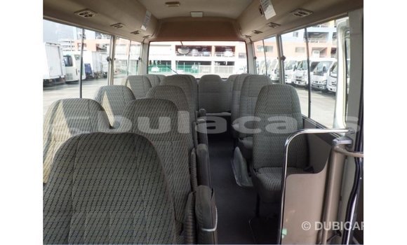 Acheter Import Voiture Toyota Coaster Blanc à Import - Dubai, Central Acheter Import Voiture Toyota Coaster Blanc à Import - Dubai, Central