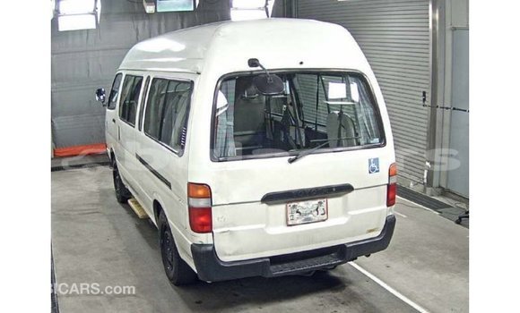Acheter Import Voiture Toyota Hiace Blanc à Import - Dubai, Central Acheter Import Voiture Toyota Hiace Blanc à Import - Dubai, Central