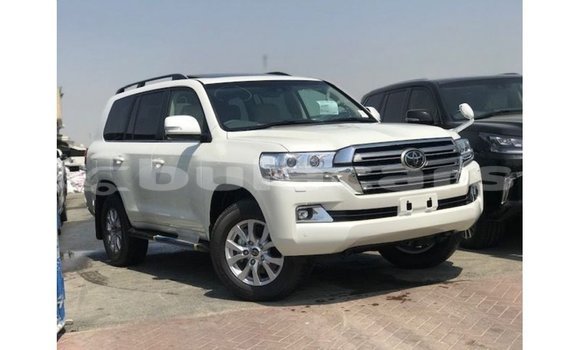 Buy Import Toyota Land Cruiser White Car in Import - Dubai in Central