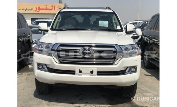 Buy Import Toyota Land Cruiser White Car in Import - Dubai in Central Buy Import Toyota Land Cruiser White Car in Import - Dubai in Central