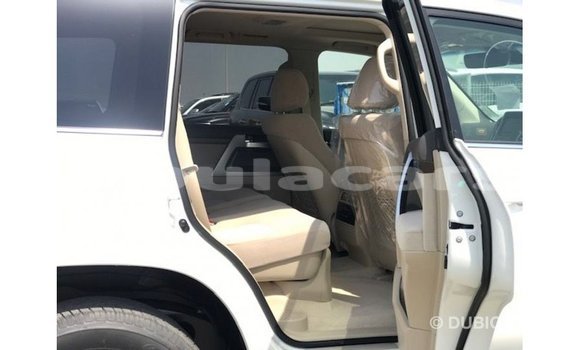 Buy Import Toyota Land Cruiser White Car in Import - Dubai in Central Buy Import Toyota Land Cruiser White Car in Import - Dubai in Central