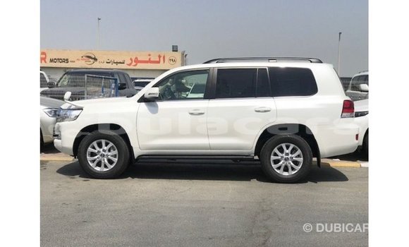 Buy Import Toyota Land Cruiser White Car in Import - Dubai in Central Buy Import Toyota Land Cruiser White Car in Import - Dubai in Central