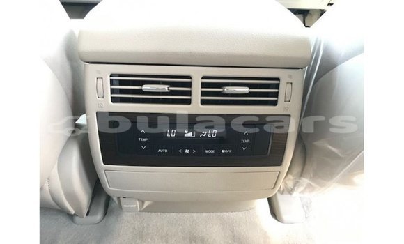 Buy Import Toyota Land Cruiser White Car in Import - Dubai in Central Buy Import Toyota Land Cruiser White Car in Import - Dubai in Central