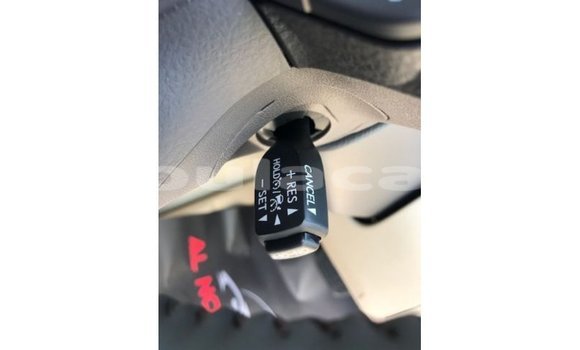 Buy Import Toyota Land Cruiser White Car in Import - Dubai in Central Buy Import Toyota Land Cruiser White Car in Import - Dubai in Central