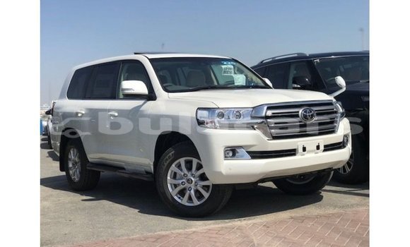 Buy Import Toyota Land Cruiser White Car in Import - Dubai in Central