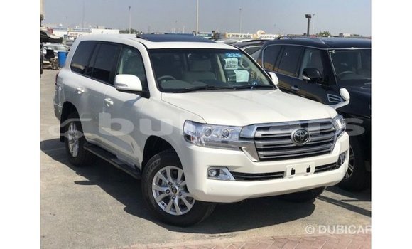 Buy Import Toyota Land Cruiser White Car in Import - Dubai in Central Buy Import Toyota Land Cruiser White Car in Import - Dubai in Central