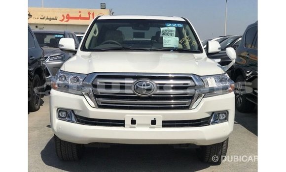 Buy Import Toyota Land Cruiser White Car in Import - Dubai in Central Buy Import Toyota Land Cruiser White Car in Import - Dubai in Central