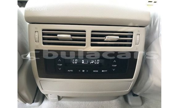 Buy Import Toyota Land Cruiser White Car in Import - Dubai in Central Buy Import Toyota Land Cruiser White Car in Import - Dubai in Central